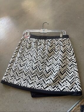 Black and White Chevron Knit Skirt